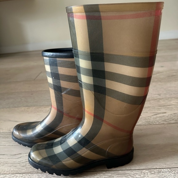 BURBERRY TALL SUPER NOVA CHECK PLAID RUBBER RAINBOOTS SIZE 36 / 6 - Picture 15 of 16